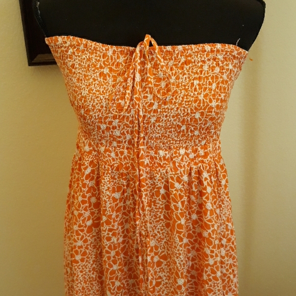 Long Backout Dress - Picture 3 of 4